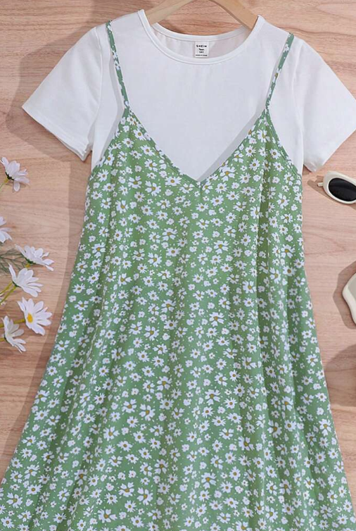 Green Ditsy Floral Loose Cami Dress & T-Shirt Casual Holiday Outfits